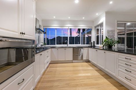 Photo of property in 27 Almond Grove, Greenhithe, Auckland, 0632