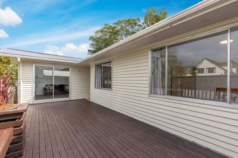 Photo of property in 9 Tracey Terrace, Te Atatu South, Auckland, 0602