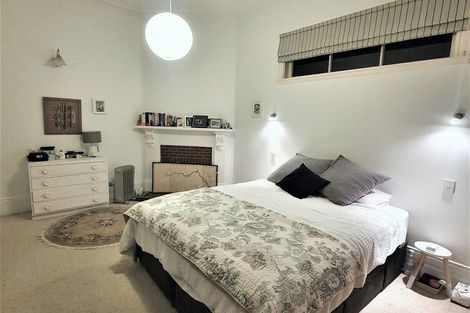 Photo of property in 294 Oriental Parade, Oriental Bay, Wellington, 6011
