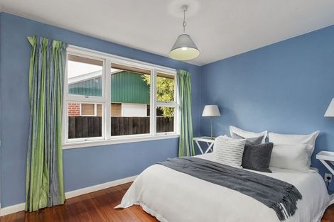 Photo of property in 9 Burnside Crescent, Burnside, Christchurch, 8053