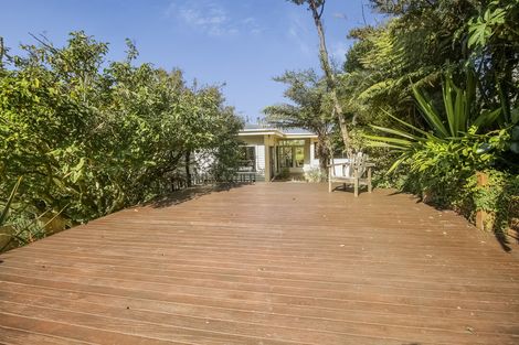 Photo of property in 10 Mceldowney Road, Titirangi, Auckland, 0604