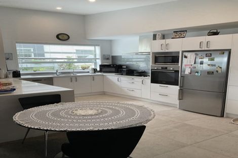 Photo of property in 16 Vanita Drive, Whitianga, 3510