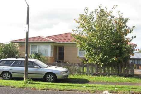 Photo of property in 13 Minton Place, Manurewa, Auckland, 2102