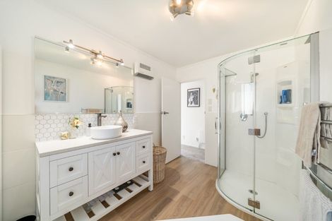 Photo of property in 50 Molyneux Close, Whitby, Porirua, 5024