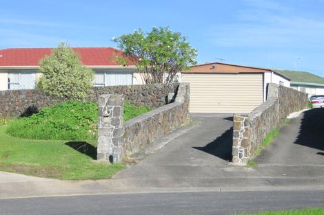 Photo of property in 22 Vetori Place, Clover Park, Auckland, 2023