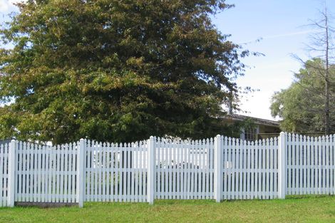 Photo of property in 13 Larissa Avenue, Henderson, Auckland, 0610