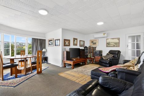 Photo of property in 1/50 Masterton Road, Rothesay Bay, Auckland, 0630