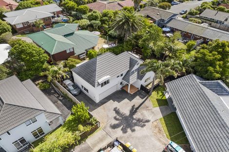 Photo of property in 2/13 Eversleigh Road, Belmont, Auckland, 0622