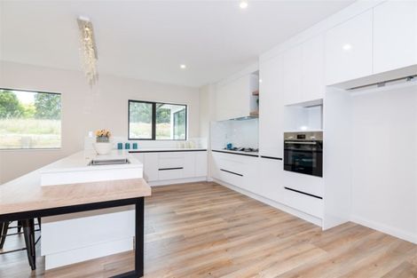 Photo of property in 19 Reserva Crescent, Kumeu, 0810