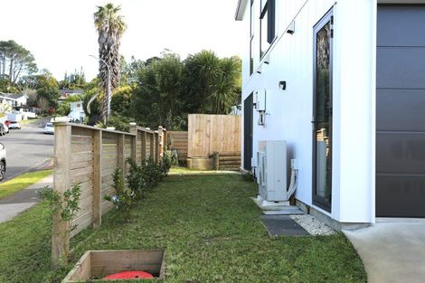 Photo of property in 13a King Richard Place, Browns Bay, Auckland, 0630
