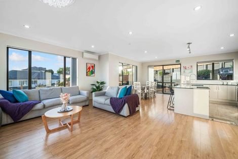 Photo of property in 19 Kereru Rise, Papakura, 2110