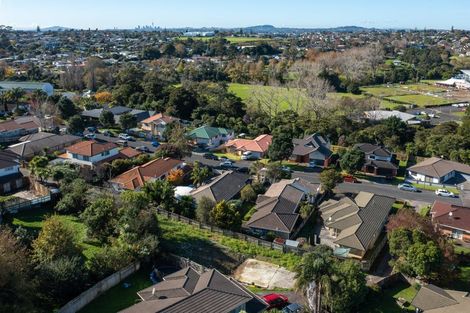 Photo of property in 16 Millstream Drive, Henderson, Auckland, 0610