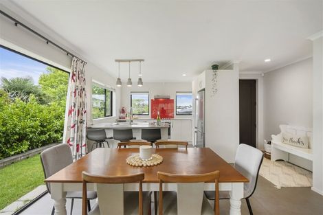 Photo of property in 4 Broadview Place, Howick, Auckland, 2014
