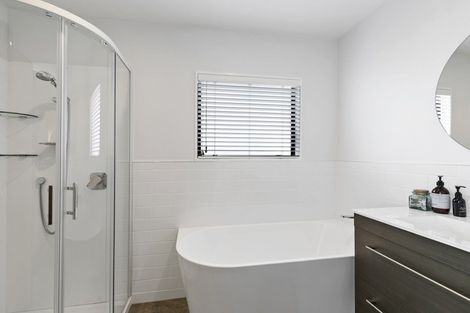 Photo of property in 38b Kaikoura Street, Maupuia, Wellington, 6022