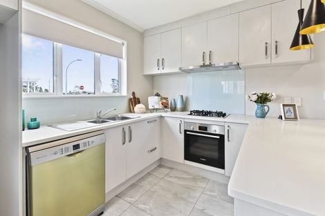 Photo of property in 12 Saddleback Crescent, Papakura, 2110