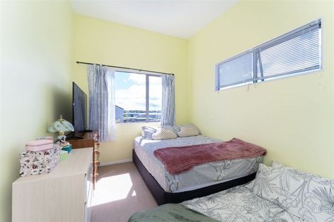 Photo of property in 11/3 Hulme Place, Henderson, Auckland, 0612