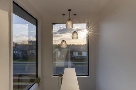 Photo of property in 8 Kuakua Close, Papamoa Beach, Papamoa, 3118