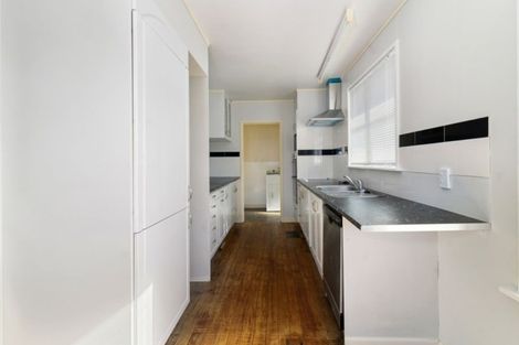 Photo of property in 2 Park Road, Western Heights, Rotorua, 3015