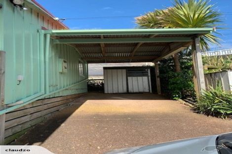 Photo of property in 15a Joan Street, Point Chevalier, Auckland, 1022