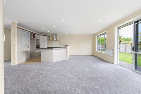 Photo of property in 19 Innswood Place, Rototuna North, Hamilton, 3210