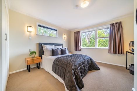 Photo of property in 10 Vista Crescent, Maoribank, Upper Hutt, 5018