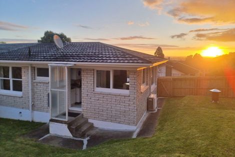Photo of property in 1/6 Segedin Place, Glenfield, Auckland, 0629