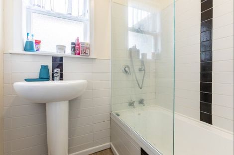 Photo of property in 34 James Street, Dannevirke, 4930