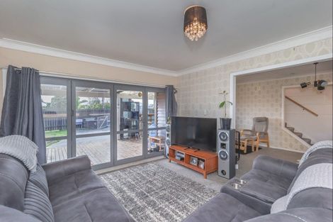 Photo of property in 57 Hokio Beach Road, Levin, 5510