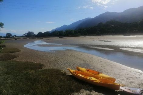 Photo of property in 44 Totara Avenue, Collingwood, 7073