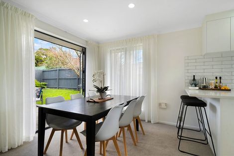 Photo of property in 8 Coupland Court, Glendene, Auckland, 0602