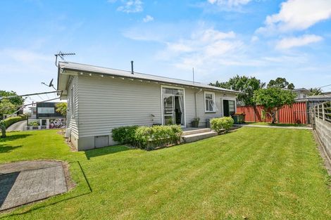 Photo of property in 14 Mangorei Road, Strandon, New Plymouth, 4312