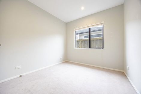 Photo of property in 15 Ropere Street, Kumeu, 0810