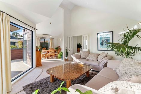 Photo of property in 20a Evelyn Road, Cockle Bay, Auckland, 2014