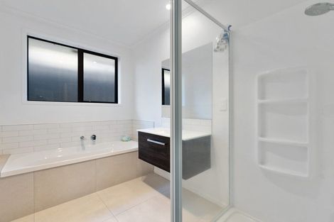 Photo of property in 18 Pioneer Crescent, Omokoroa, 3114