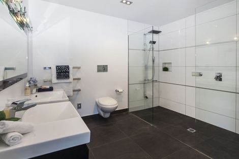 Photo of property in 8 Saint Remy Lane, Redcliffs, Christchurch, 8081