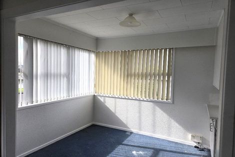 Photo of property in 2/56 Cockayne Crescent, Sunnynook, Auckland, 0620