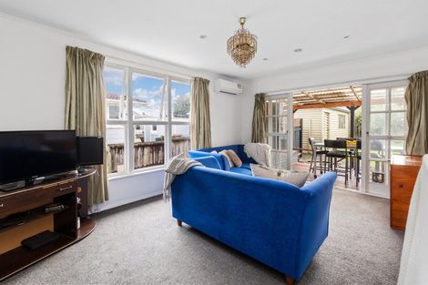 Photo of property in 16 Old Wairoa Road, Papakura, 2110