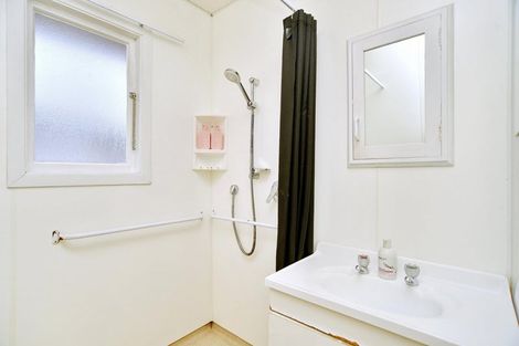 Photo of property in 2/21 Dunedin Street, Redwood, Christchurch, 8051