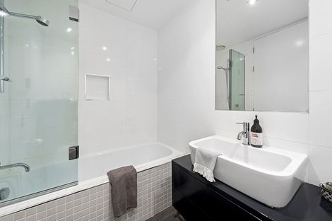 Photo of property in 8b Crown Lane, Remuera, Auckland, 1050