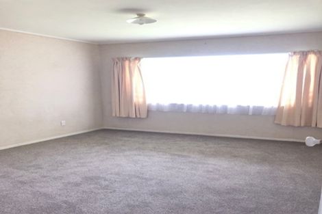 Photo of property in 1/2 Whitford Road, Howick, Auckland, 2014