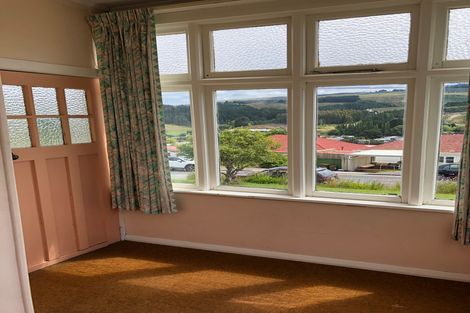 Photo of property in 35 Scotland Terrace, Green Island, Dunedin, 9018