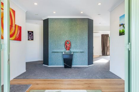 Photo of property in 88 Boord Crescent, Kumeu, 0891