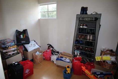 Photo of property in 27 Dunk Place, Milson, Palmerston North, 4414