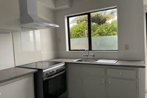 Photo of property in 26a Cheltenham Terrace, Newlands, Wellington, 6037