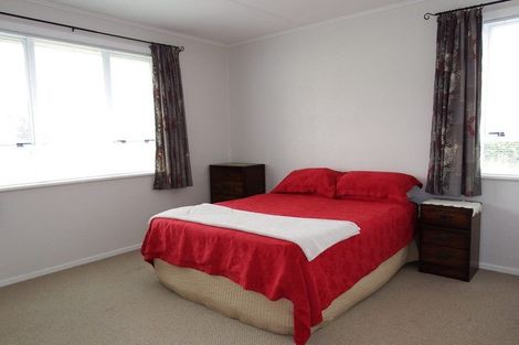 Photo of property in 77 Collingwood Street, Eltham, 4322