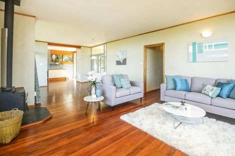 Photo of property in 10 Mceldowney Road, Titirangi, Auckland, 0604