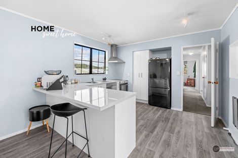 Photo of property in 112 Norana Road, Timberlea, Upper Hutt, 5018