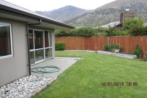 Photo of property in 2 Mystery Grove, Lake Hayes, Queenstown, 9304