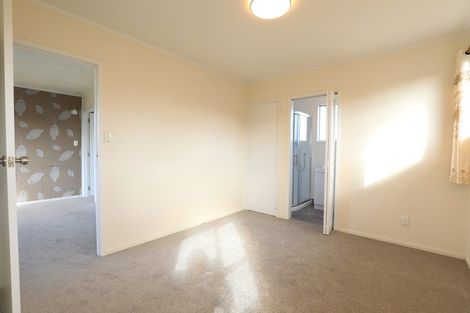 Photo of property in 8 Lisa Rise, Half Moon Bay, Auckland, 2012
