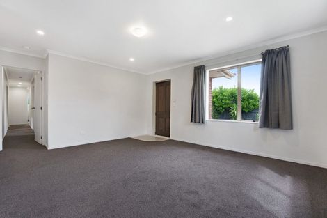 Photo of property in 10a Cade Place, Weymouth, Auckland, 2103